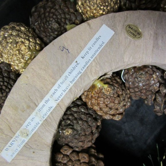 RETRO 70'S PINECONE WREATH CANDLE CENTERPIECE HOLDS 4 TAPERED CANDLES IN HOLDERS - Picture 5 of 6